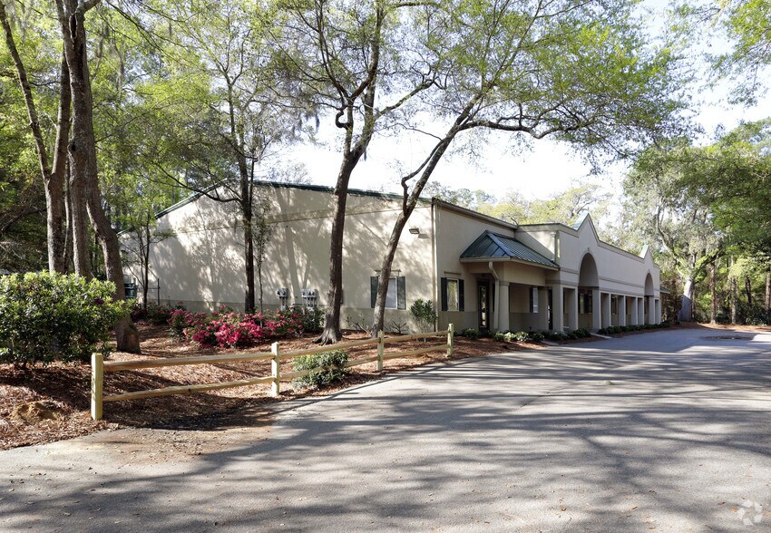 More Photos Of 136 Beach City Rd, Hilton Head Flex For Lease