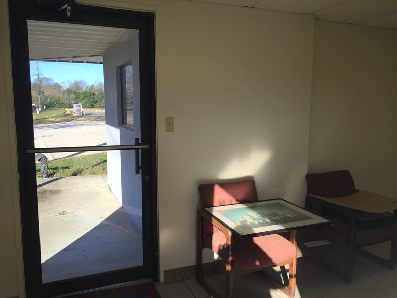 More Photos Of 410 Washington St, Cantonment Manufacturing For Lease