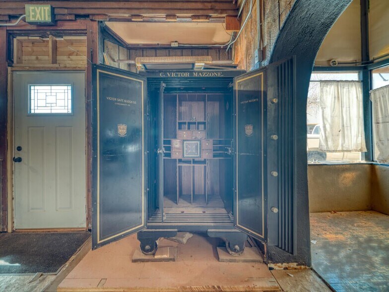 More Photos Of 618-620 Main St, Walsenburg Specialty For Sale