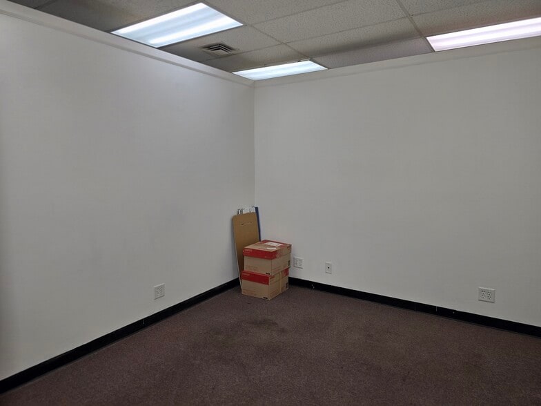 More Photos Of 8310 Airport Hwy, Holland Warehouse For Sale