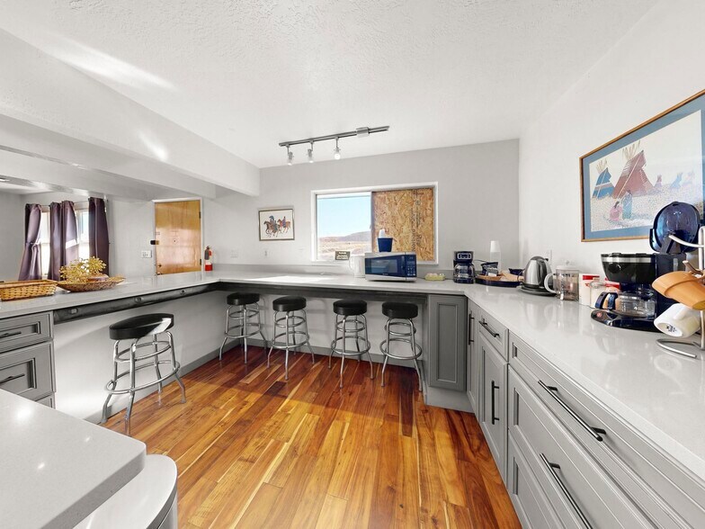 More Photos Of US 163 & San Juan River, Mexican Hat Hospitality For Sale