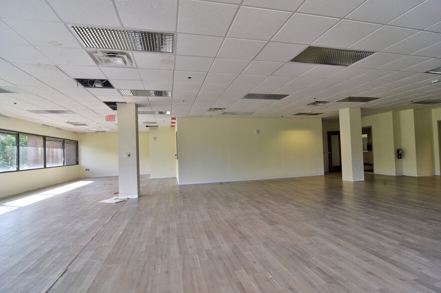 More Photos Of 1150 Cleveland St, Clearwater Office For Lease