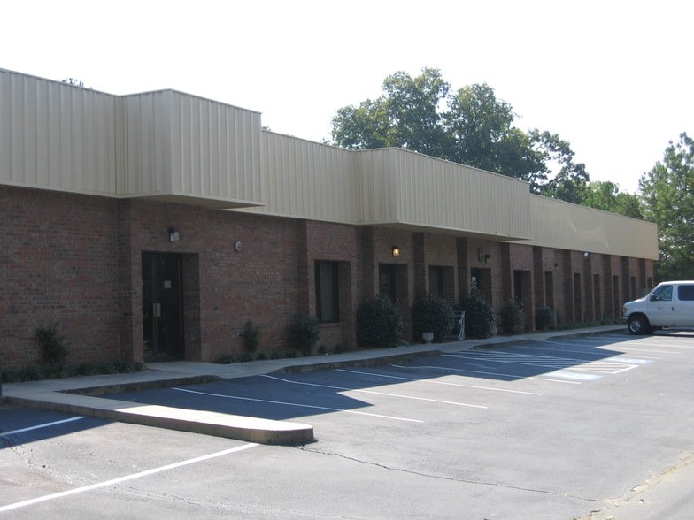 Primary Photo Of 3005 Lenora Church Rd, Snellville Office For Lease