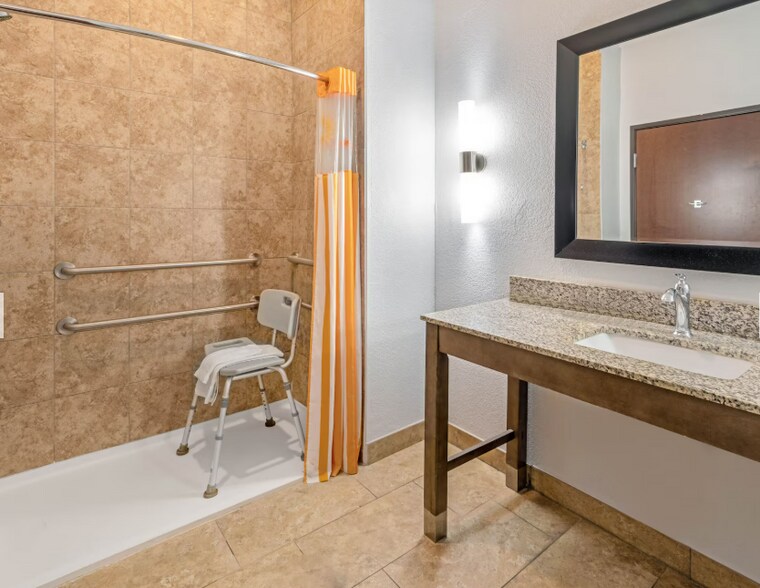 More Photos Of 406 Heather Rd, Guthrie Hotel For Sale