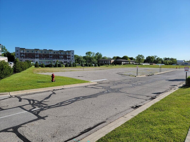 Primary Photo Of S74W17084 Janesville Rd, Muskego Land For Sale