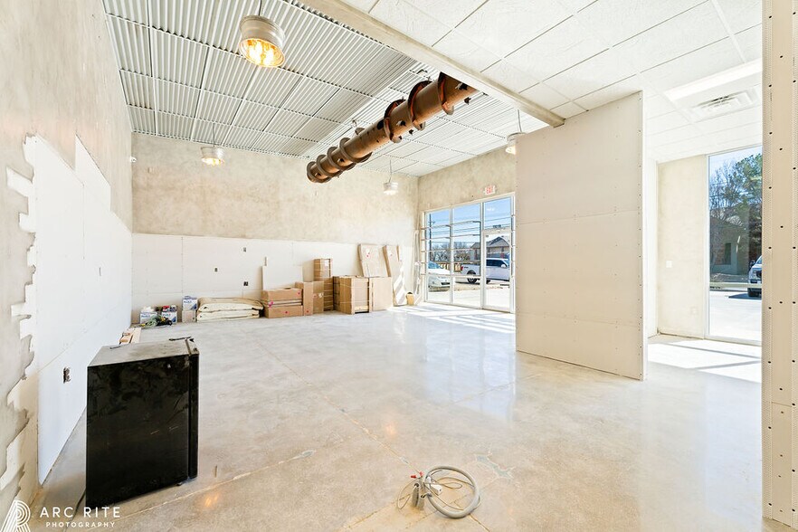 More Photos Of 5820 66th St, Lubbock Storefront Retail Office For Sale