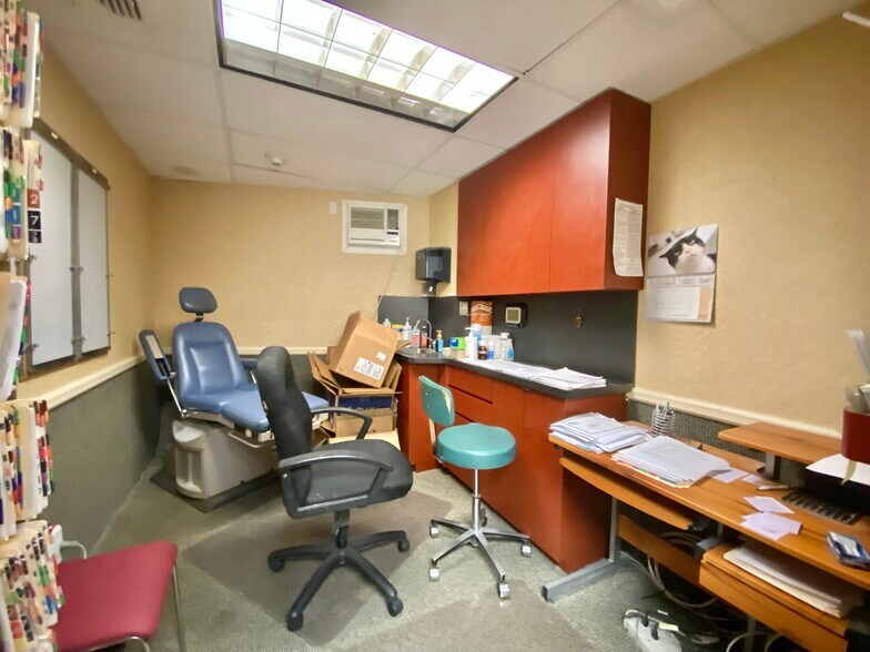 More Photos Of 559 Atlantic Ave, East Rockaway Medical For Lease