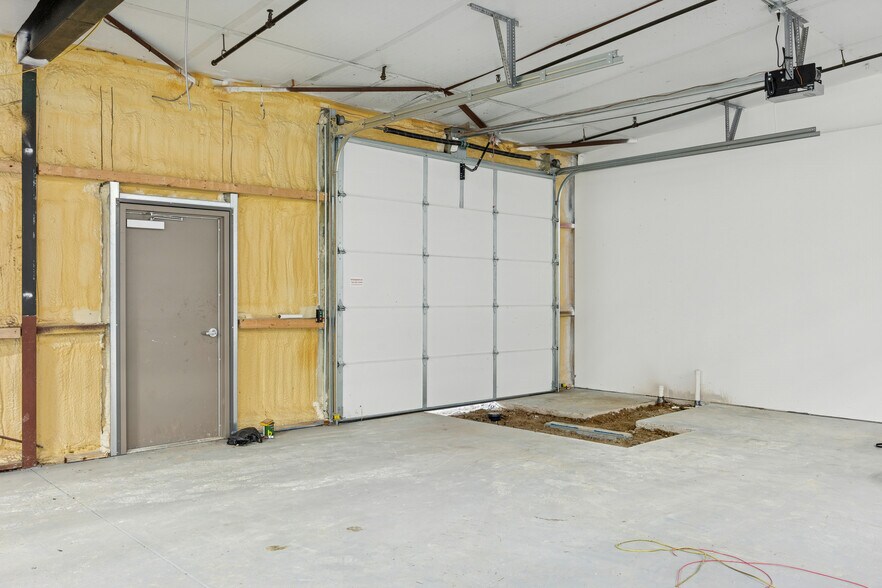 More Photos Of 701-709 Jefferson Ave SW, Watertown Warehouse For Lease