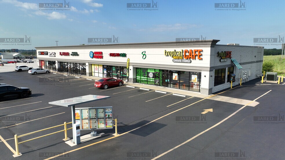 More Photos Of 1721 S 20th St, Ozark General Retail For Lease