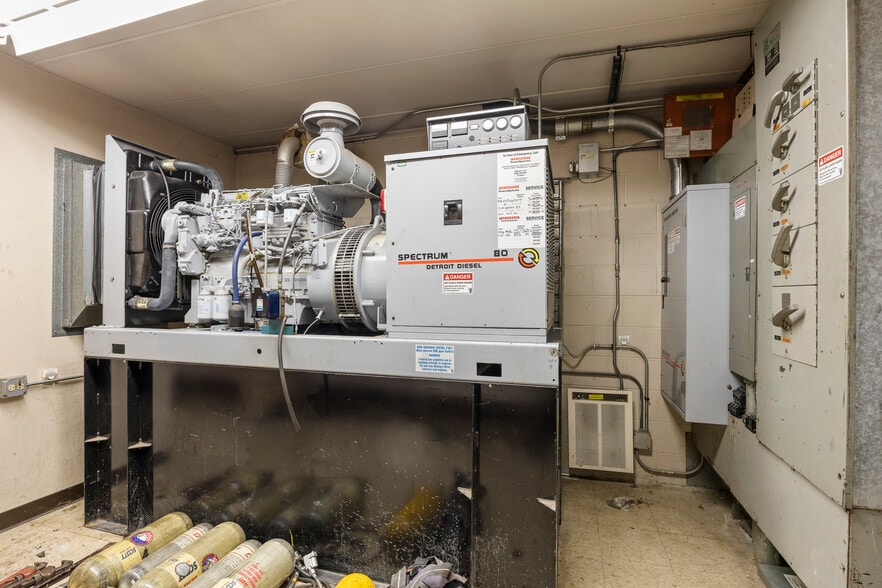 More Photos Of 27W530 High Lake Rd, Winfield General Retail For Sale