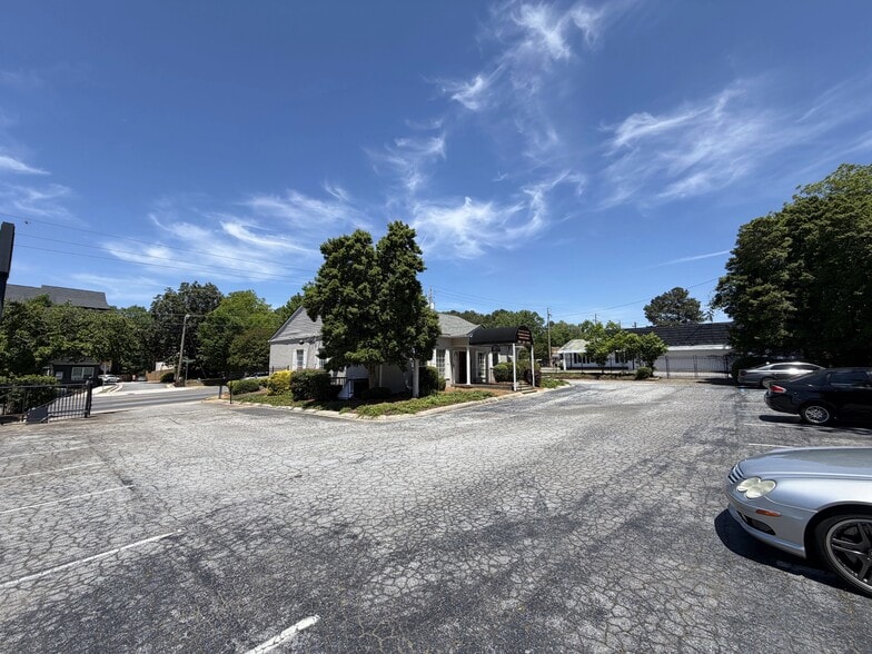 More Photos Of 3080 Campbellton Rd SW, Atlanta Office Residential For Sale