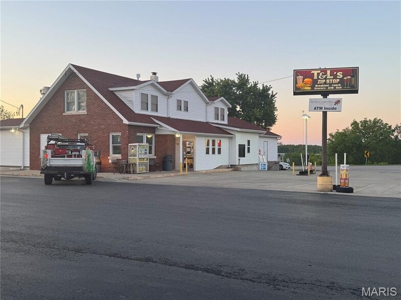 More Photos Of 201 S Highway 63, Freeburg Convenience Store For Sale