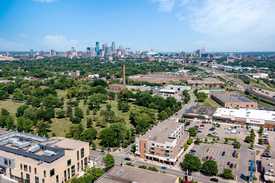 More Photos Of 2100-2218 Lake St E, Minneapolis Unknown For Lease