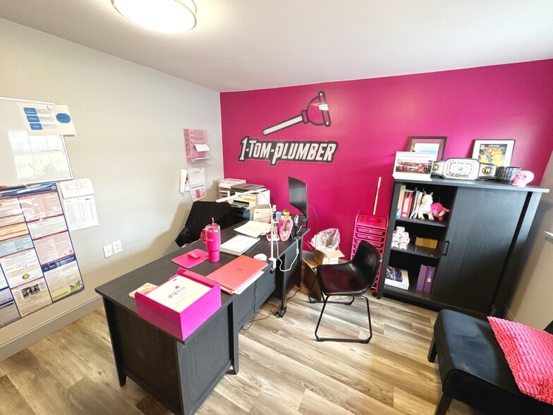 More Photos Of 1916 Jordan Ln NW, Huntsville Freestanding For Sale