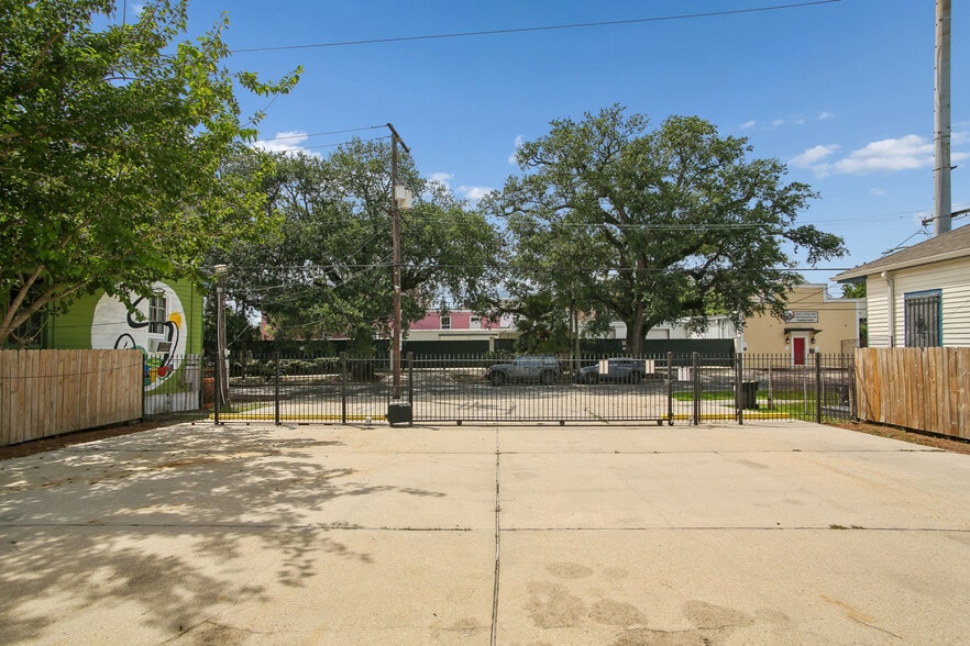 More Photos Of , New Orleans General Retail For Sale