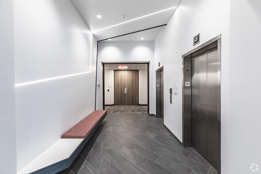 Primary Photo Of 5675 Ruffin Rd, San Diego Office For Lease