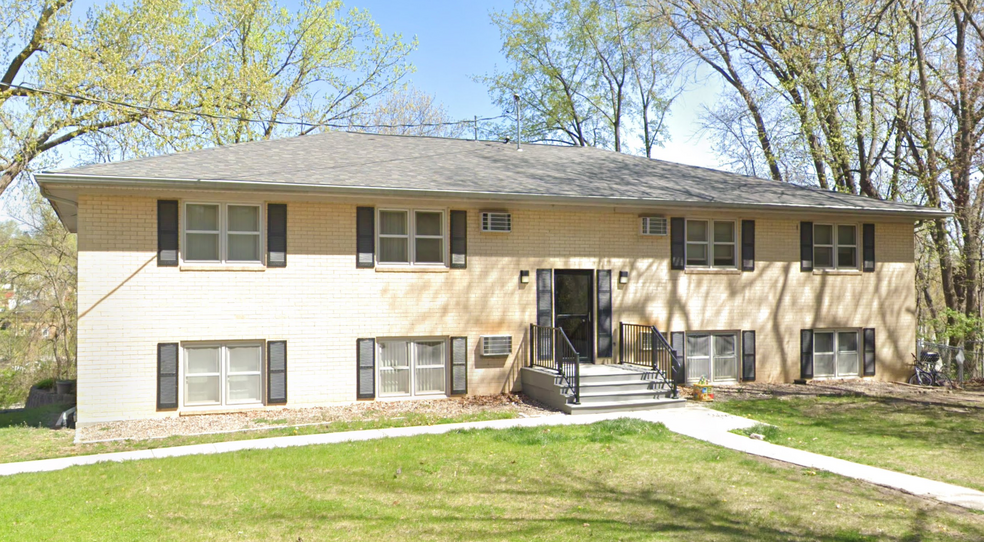 Primary Photo Of 2525 Lincoln Ave, Des Moines Apartments For Sale