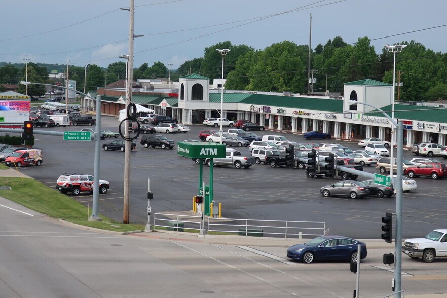 More Photos Of 3800-3900 S Campbell Ave, Springfield Unknown For Lease