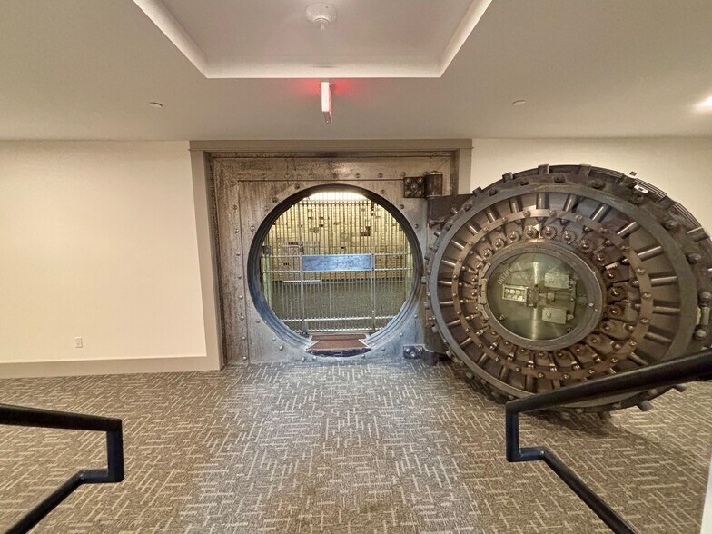 More Photos Of 870 Westminster St, Providence Apartments For Lease