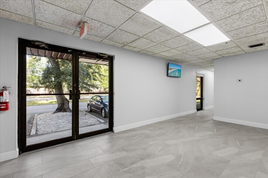 More Photos Of 3454 Aloma Ave, Winter Park Warehouse For Lease