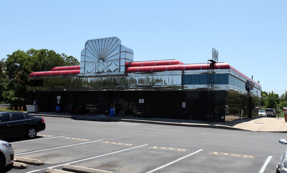 More Photos Of 51 Industrial Hwy, Essington Restaurant For Lease