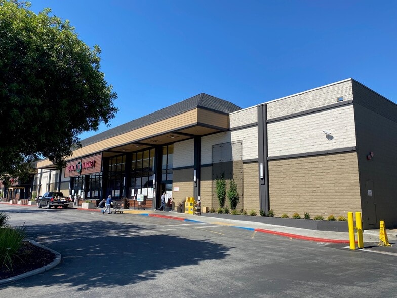 More Photos Of 10425 S Deanza Blvd, Cupertino Unknown For Lease