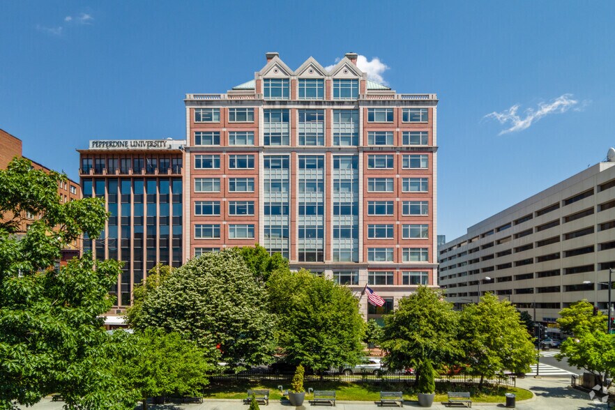More Photos Of 2001 Pennsylvania Ave NW, Washington Office For Lease