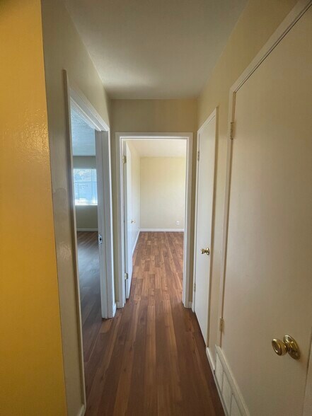 More Photos Of 1093 Del Rio Circle, Concord Apartments For Sale