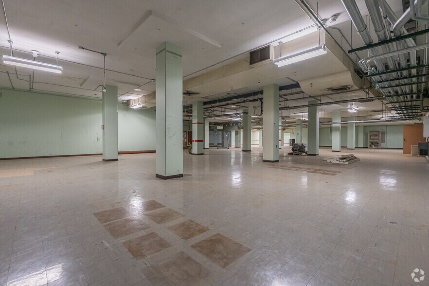 More Photos Of 2869 N 3501st Rd, Seneca Manufacturing For Sale