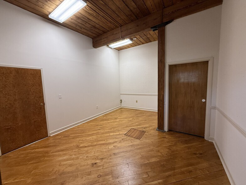 More Photos Of 1314 Lincoln St, Columbia Office For Lease