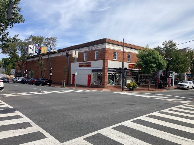 Primary Photo Of 925 Caroline St, Fredericksburg Storefront For Sale