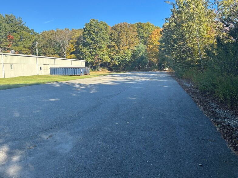 More Photos Of 24 Doring Dr, Killingly Industrial For Lease
