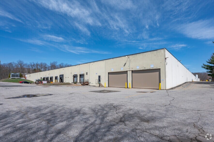 More Photos Of 710 Bridgeport Ave, Shelton Manufacturing For Lease