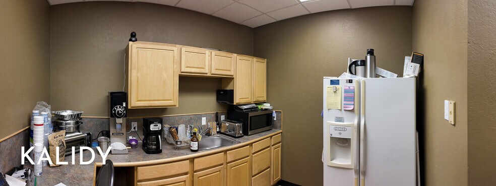 More Photos Of 9615 Broadway Ext Service Rd, Oklahoma City Auto Dealership For Lease