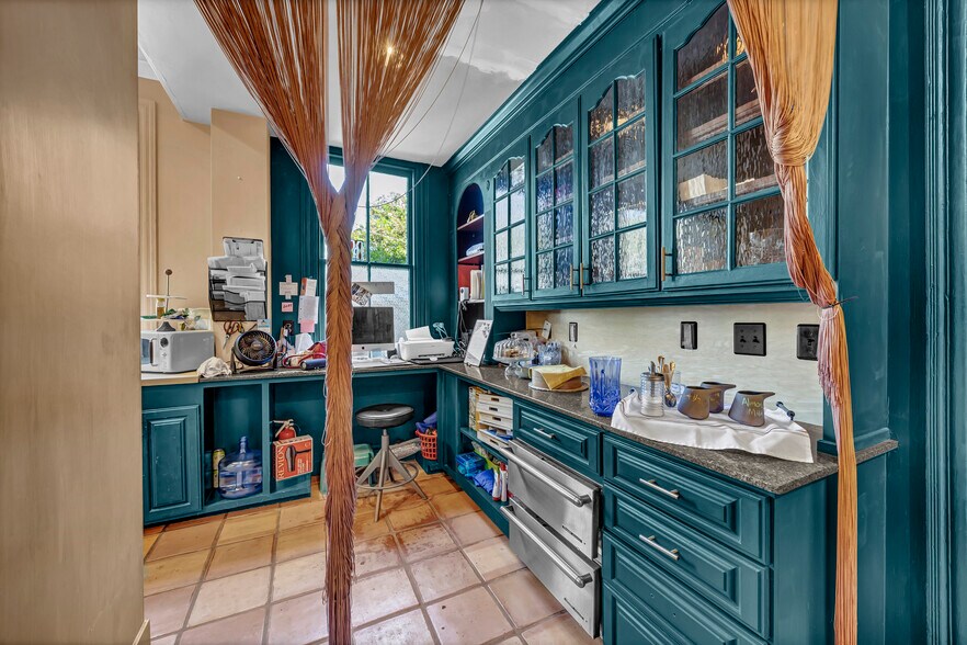 More Photos Of 118 S 4th St, Wilmington Hospitality For Sale