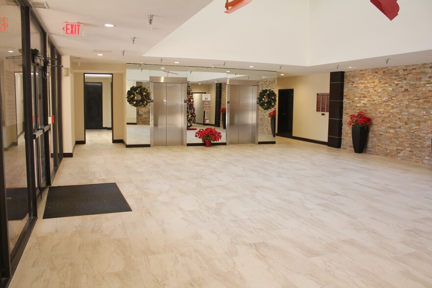 More Photos Of 1304 W Walnut Hill Ln, Irving Office For Lease