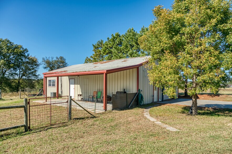 More Photos Of 2261 TX-276, Emory Specialty For Sale