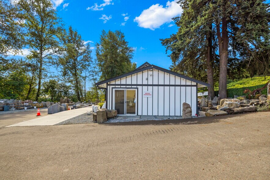 More Photos Of 1827 W Valley Hwy E, Sumner Contractor Storage Yard For Sale