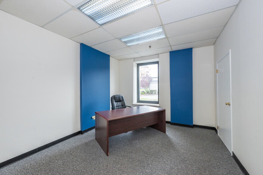 More Photos Of 119 Naylon Ave, Livingston Warehouse For Lease
