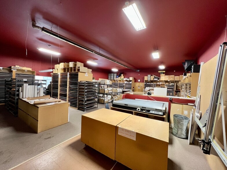 More Photos Of 40212 N Newport Hwy, Elk Warehouse For Sale