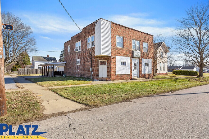 More Photos Of 231 N Center St, Newton Falls Bar For Sale