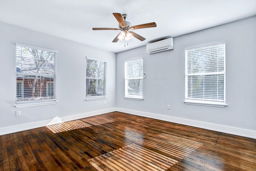 More Photos Of 1020 W French Plz, San Antonio Apartments For Sale