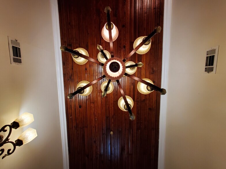 More Photos Of 309 Macon St, McDonough Office Residential For Lease