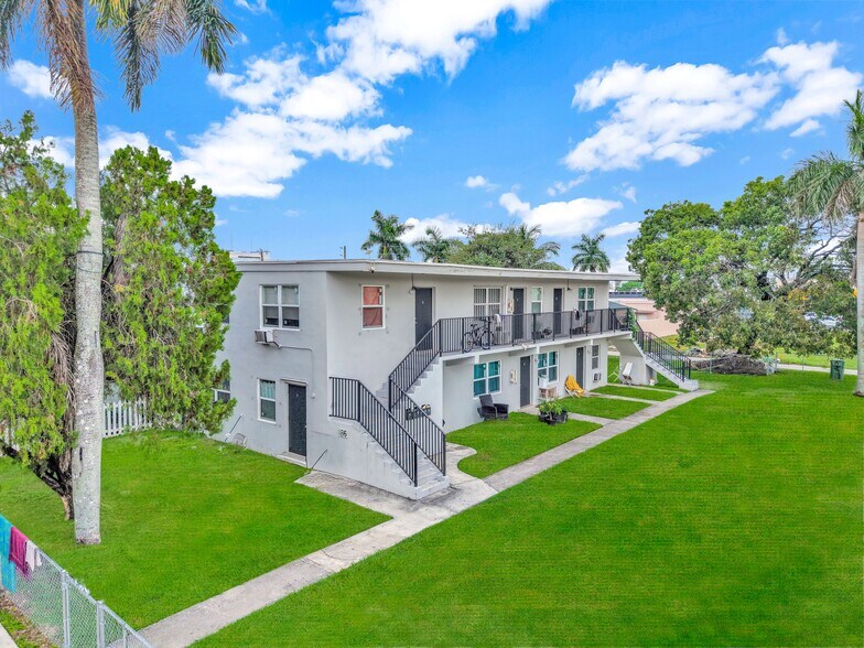 More Photos Of 186 NW 1st St, Homestead Apartments For Sale