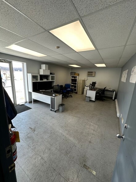 More Photos Of 6915 Urbana Rd, Springfield Warehouse For Lease