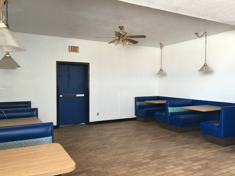 More Photos Of 3401 W Oakland Ave, Austin Truck Stop For Sale