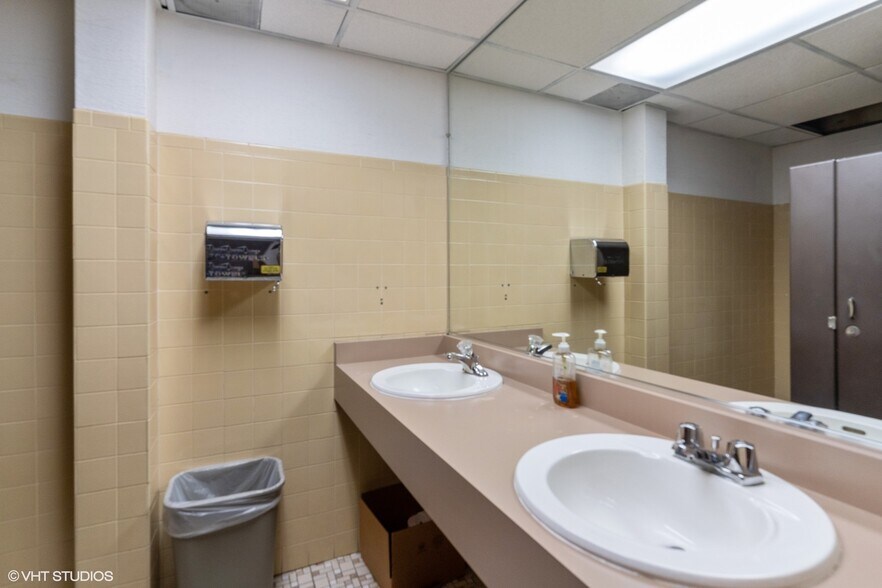 More Photos Of 675 E Irving Park Rd, Roselle Office Residential For Sale