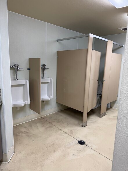 More Photos Of 2244 Ivy St, Chico Manufacturing For Sale