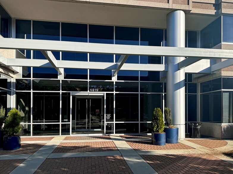 More Photos Of 4819 Emperor Blvd, Durham Coworking Space