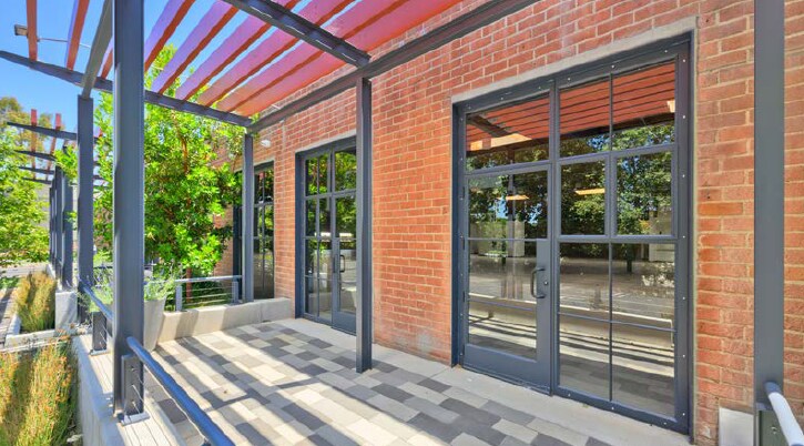 More Photos Of 10113 Jefferson Blvd, Culver City Industrial For Lease